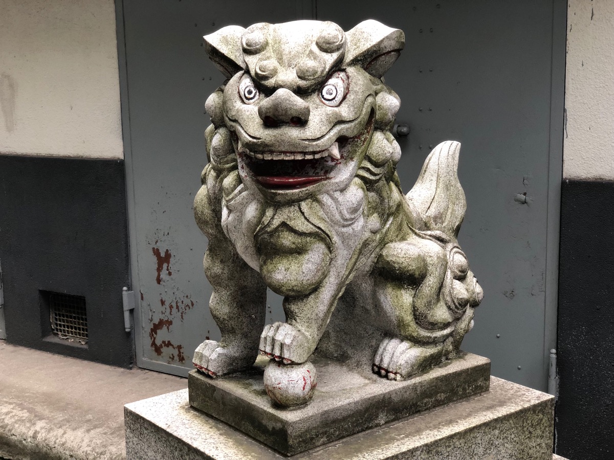 銀杏岡神社 かっこかわいい狛犬